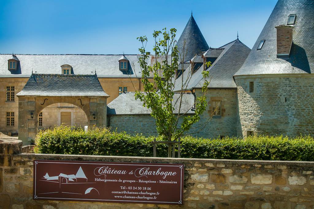 chateau-de-charbogne-1ffd3a79.jpg