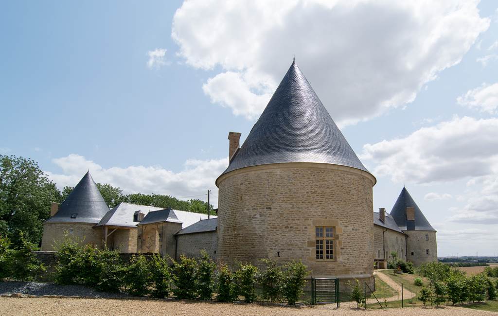 chateau-de-charbogne-en-2015-7af33373.jpg
