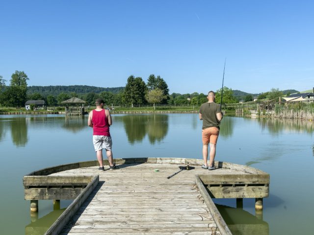 Pêche à l'étang du domaine de Vendresse